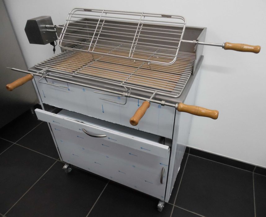 Churrasqueira a Carvão inox de Móvel Doméstica