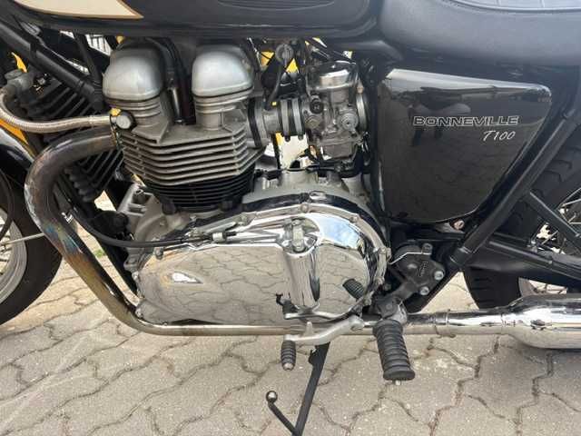 Triumph Boneville T100