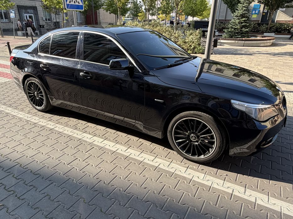 BMW E60 2.5 газ/бенз 2005 автомат