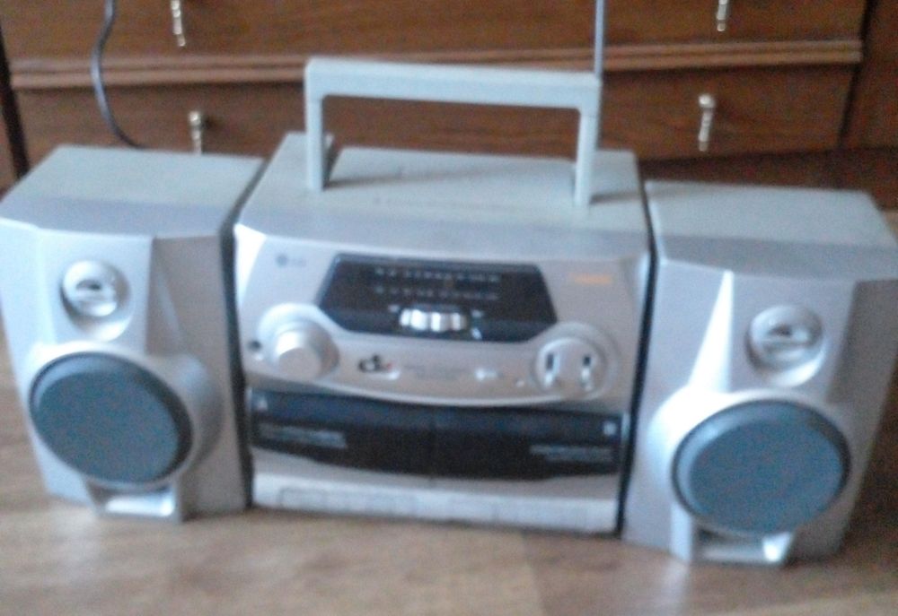 Магнитола с радио LD