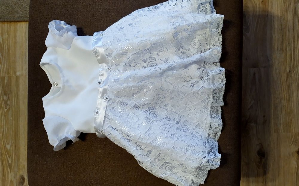 ubranko do chrztu- dziewczynka