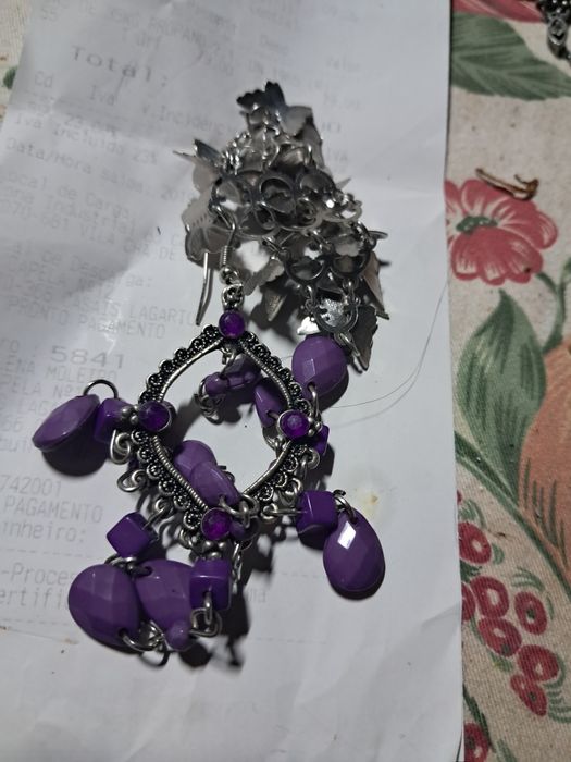 Brincos desemparcerados