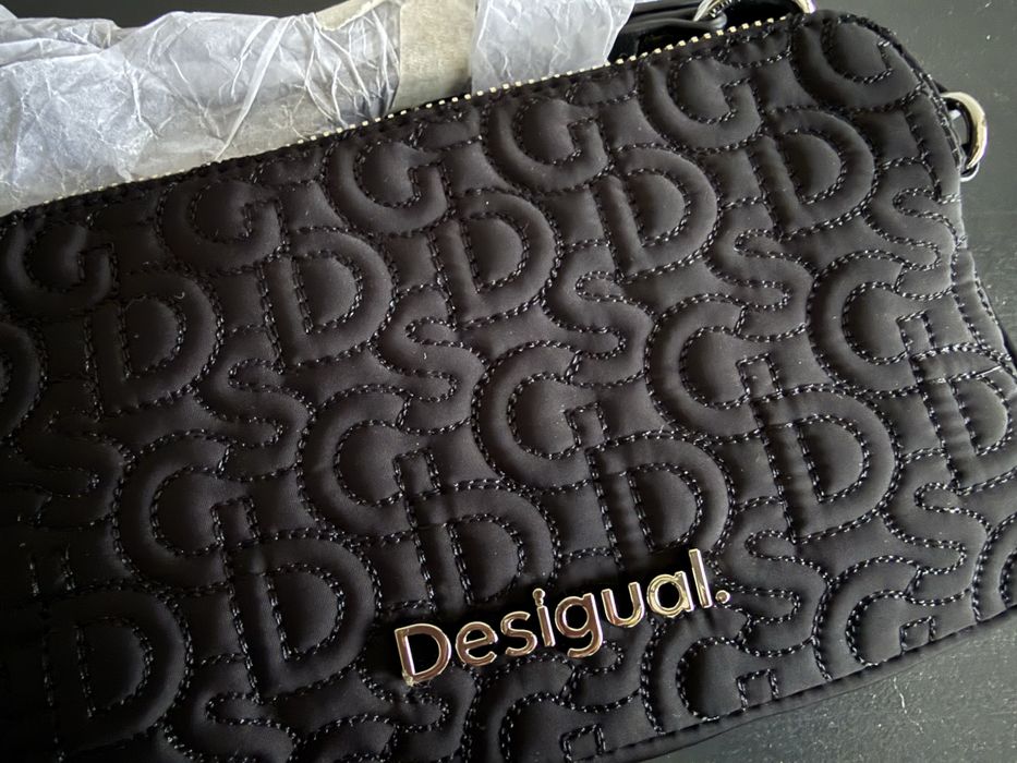 Clutch Desigual nova