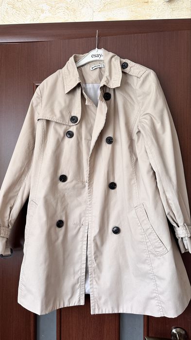 Укорочений тренч Stradivarius