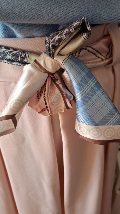 Nowa, elegancka spodnica
