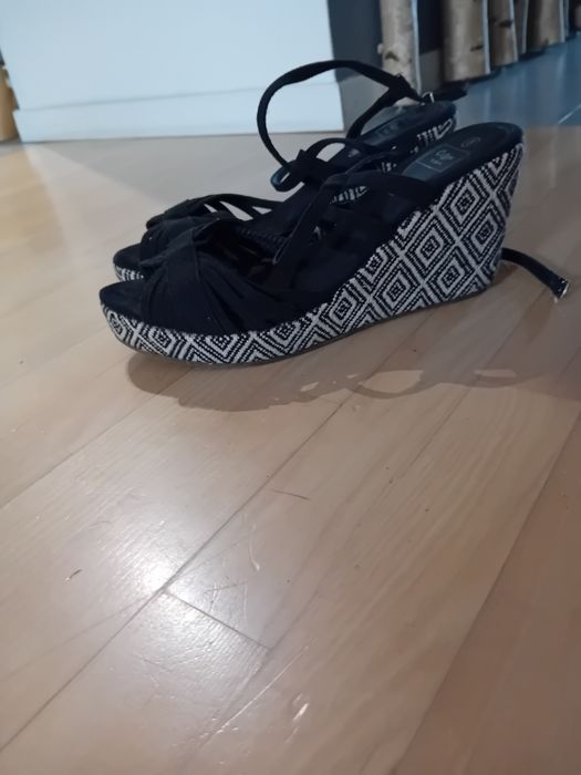 Ssndaly na koturnie skóra