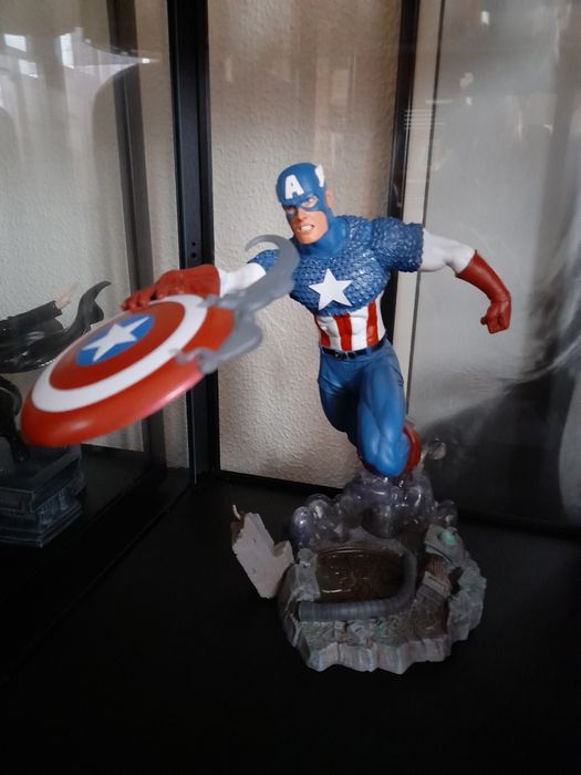 Diamond Select Statues64729955024643123