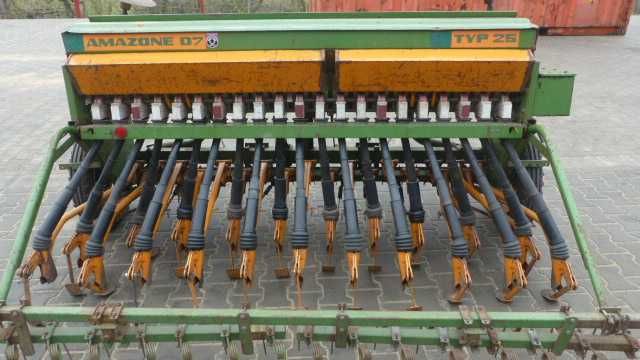 Części Siewnik AMAZONE D 7 D 8 . 2.5 m . 3.00 m