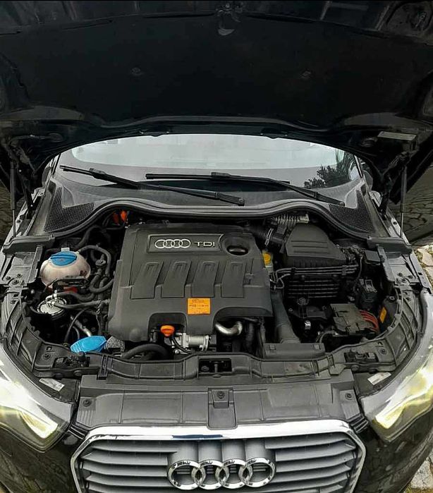TROCO AUDI A1 1.6 TDI 105 CV POR MOTA 1000cc
Audi A1 1.6 TDI 105 CV de 2011, COMO NOVO