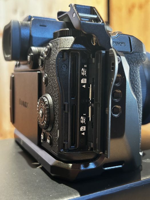 Panasonic Lumix S5 + 20-60mm + Cage | 1656 Disparos | Como Nova