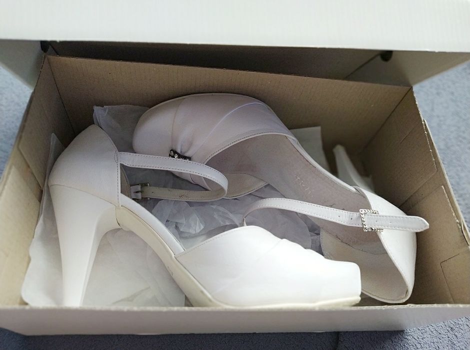 Obuwie ślubne białe rozm. 37