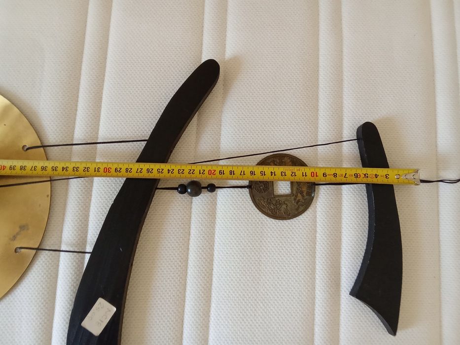 Espanta com prato em latão