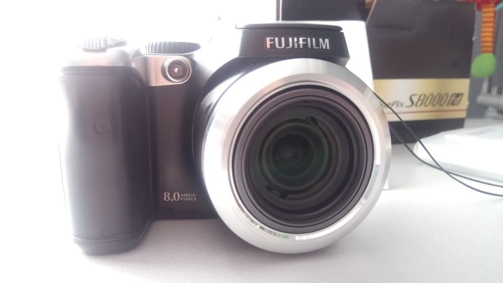 FUJIFILM FinePix S8000fd