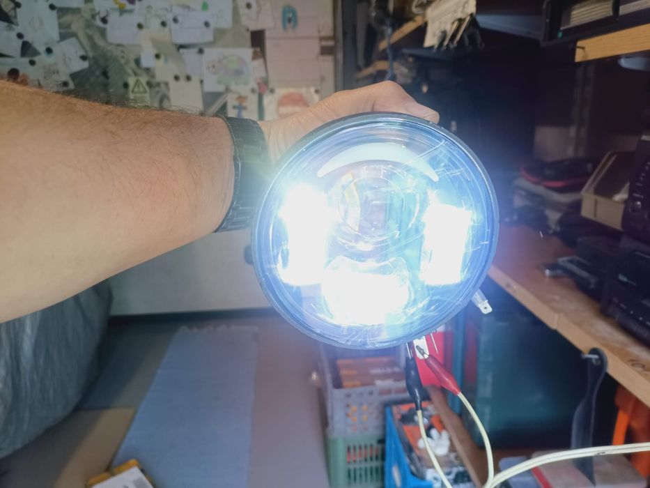 Faróis LED 7” Angel Eyes – Novos – Visual Jeep/Tun