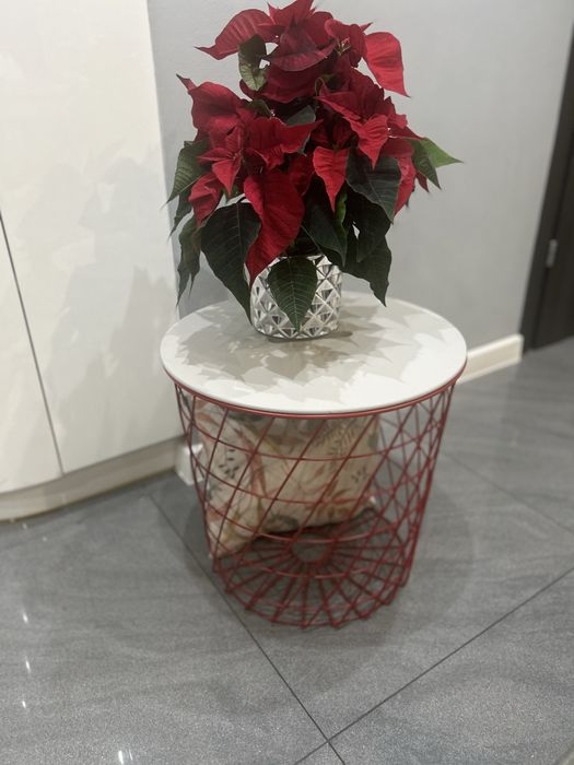 Stolik ze schowkiem kvistbro czerwony ikea