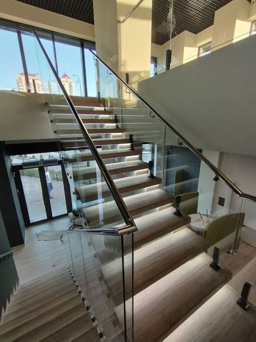 Перила з нержавійки  , огородження ,  перила зі склом  та деревом!!!