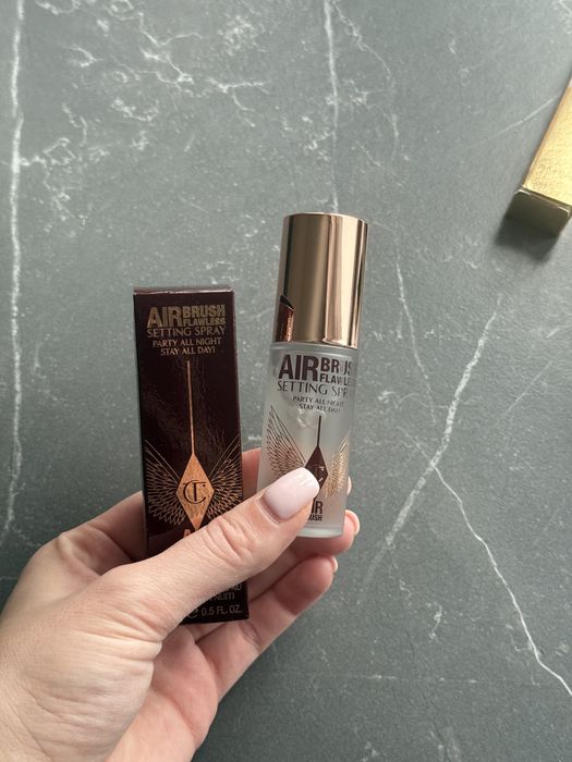 Тревел формати Hourglass, YSL, Charlotte Tilbury