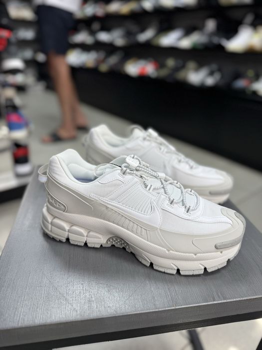 Кросівки Nike Zoom Vomero Roam HV5951-100