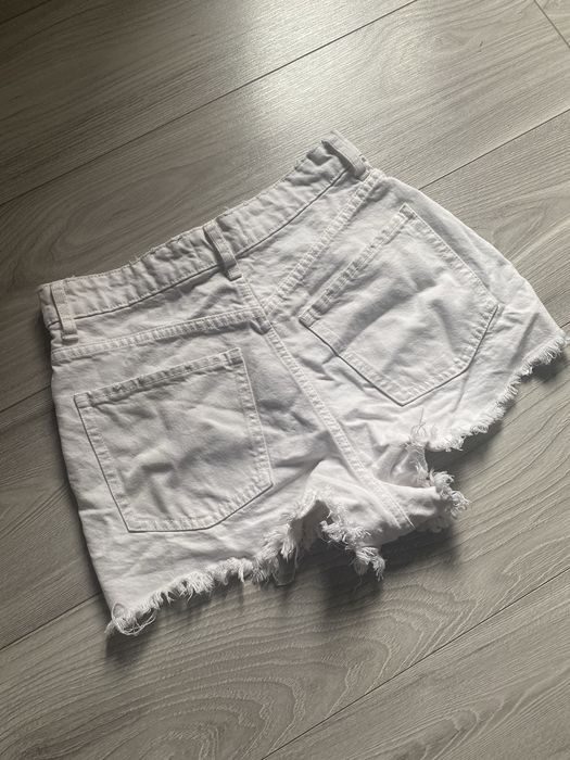 Biale szorty zara