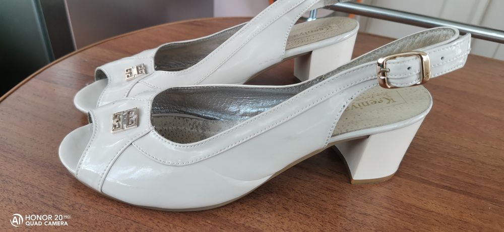 Жіночи Босоніжки