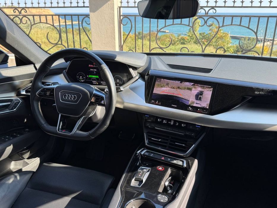 Продам срочно Audi RS e-tron GT