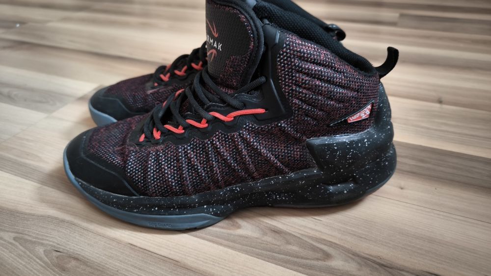 Баскетбольні кросівки для підлітка 40