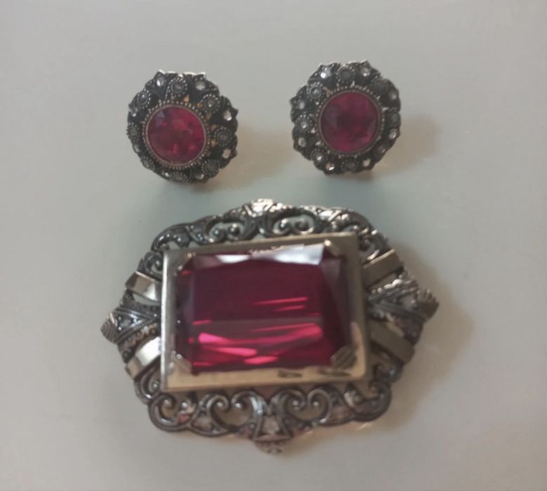 Brincos e alfinete prata ouro e diamantes
