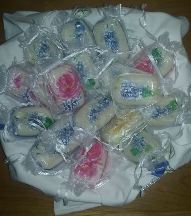 Sabonetes pintados a mão