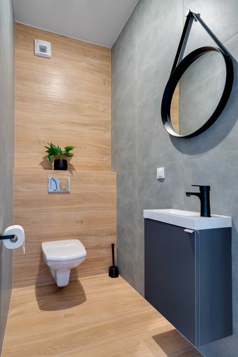 Mega standard, ul. Góreckiego 13, balkon UŚ WSP UE