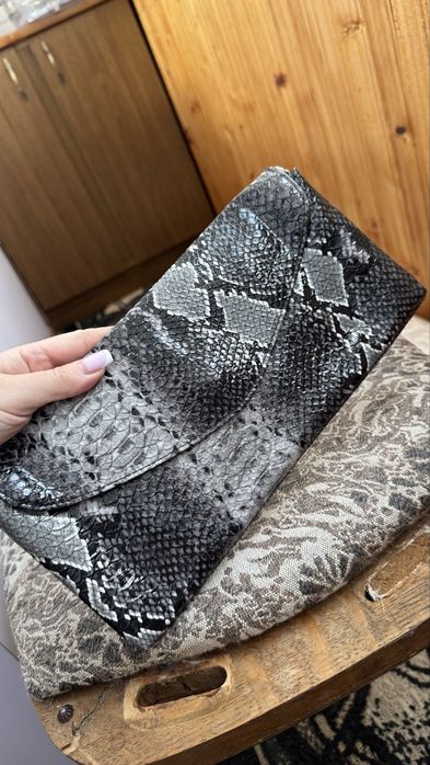 Продам сумку клатч