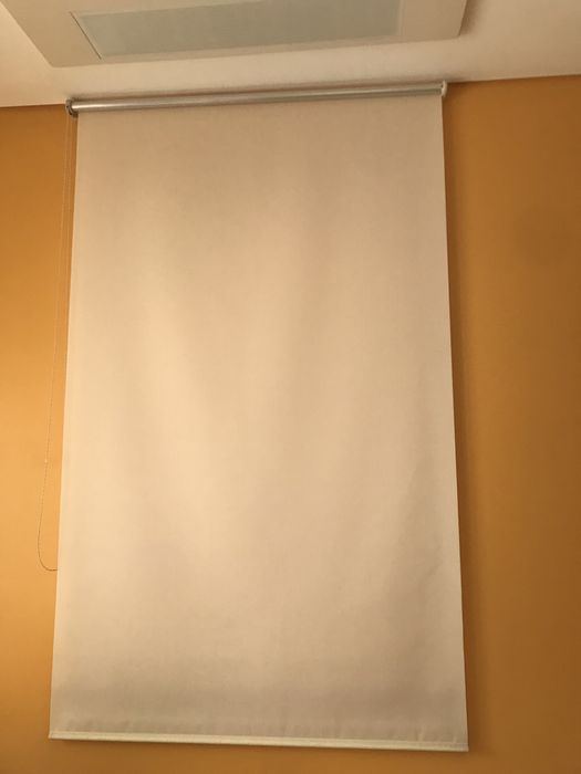 Estore de de rolo, de boa qualidade,  em estado novo