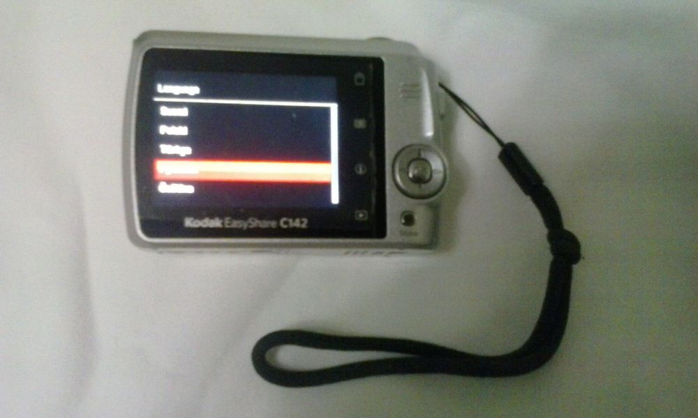Фотоаппарат цифровой Kodak, большой дисплей, яркие фотки.