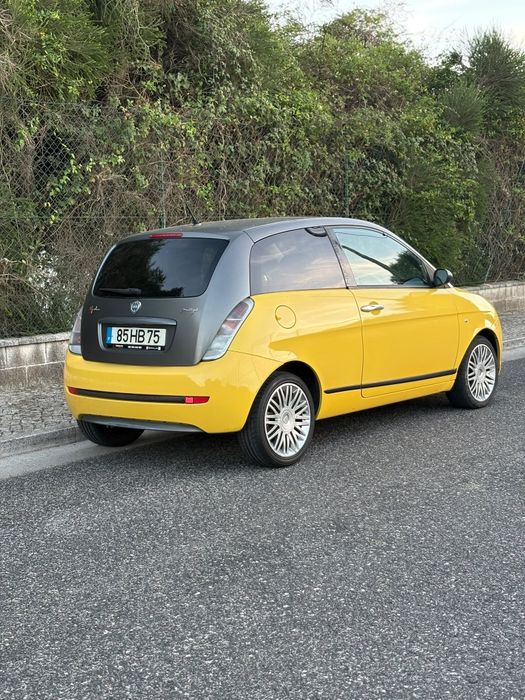 Lancia Ypsilon 1.3 Multjet  Momo design — photo 3