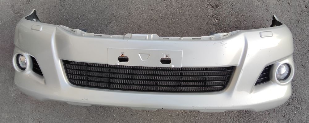 Передній бампер TOYOTA HILUX