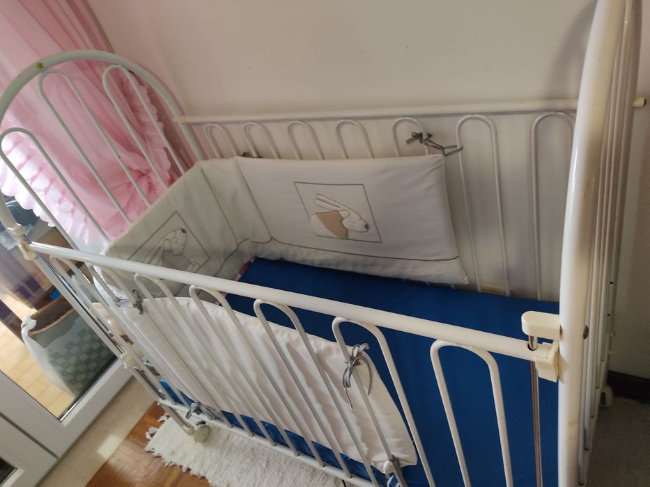 Berço bebé com colchão