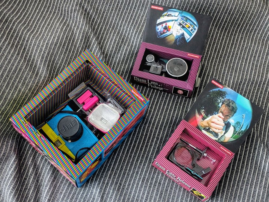 Lomography Diana F+ - Aparat fotograficzny na film 120 z dodatkami