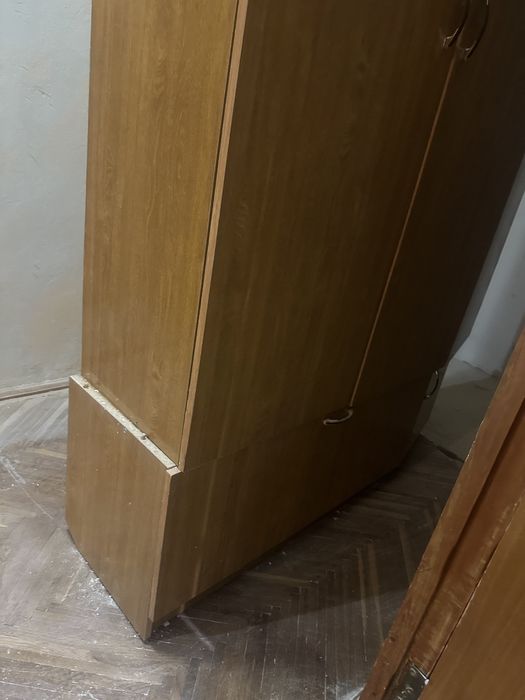 Шафа в прихожу, стан добрий