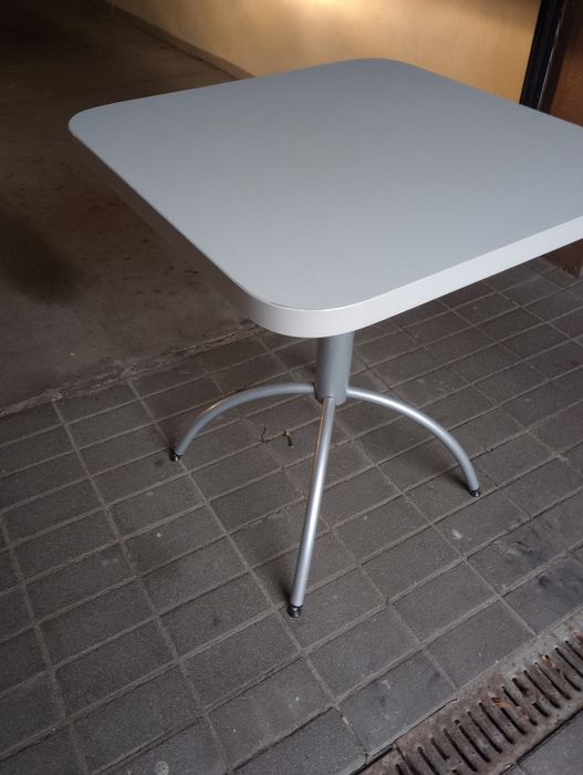 Stół, stolik kwadratowy