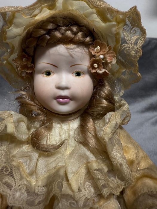Boneca de porcelana