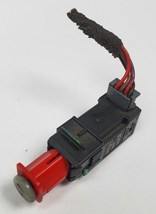 CZUJNIK ŚWIATEŁ STOP OPEL ASTRA III H 55701395