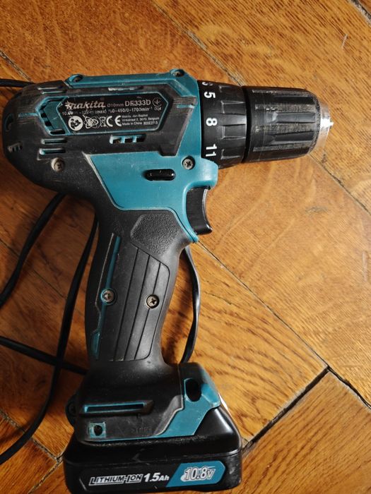 Шуруповерт Makita df333d