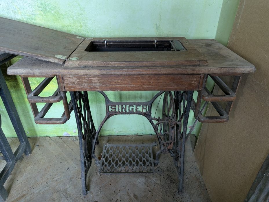 Швейна машина Singer