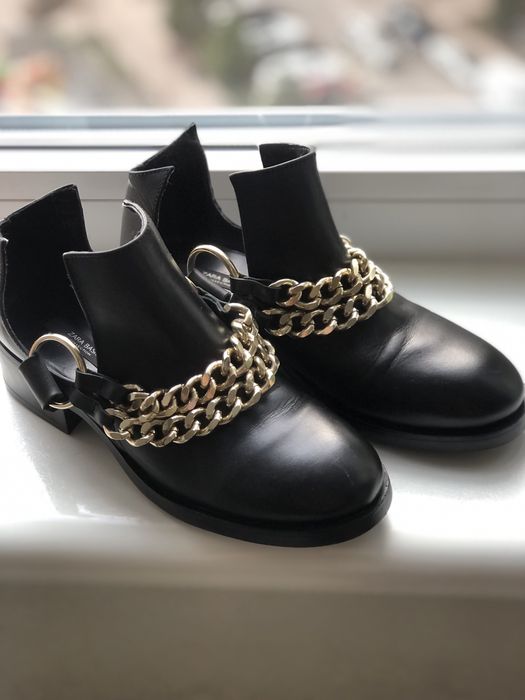 Шкіряні черевики  Zara.