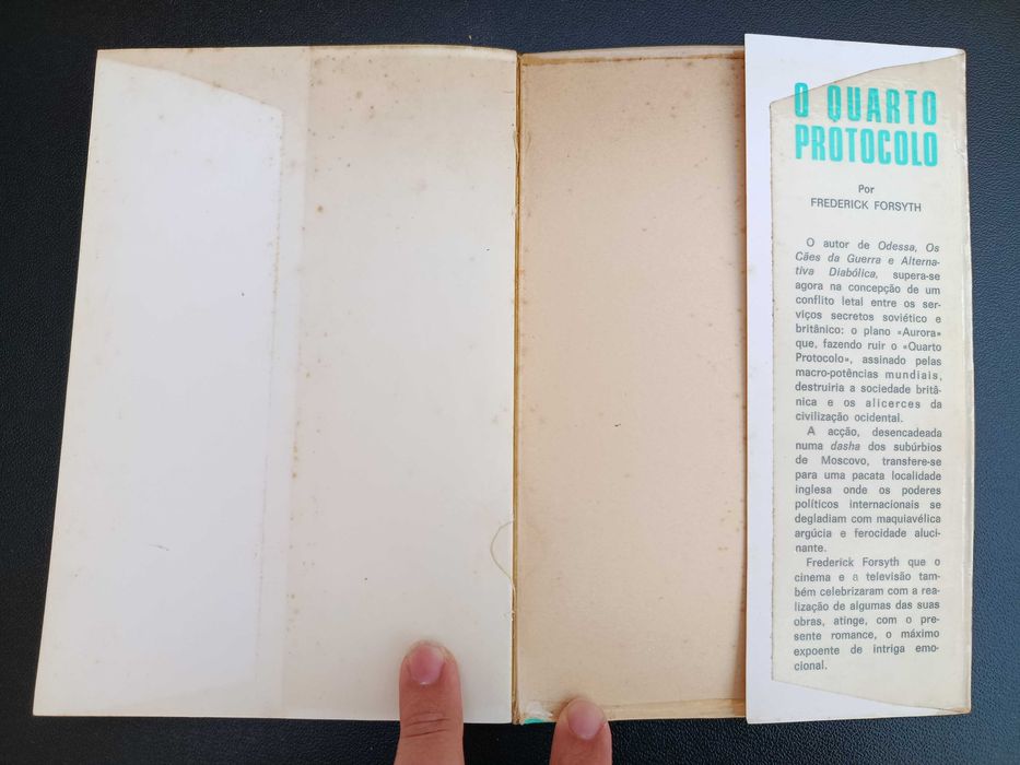 Livro "O Milagre", de Irving Wallace