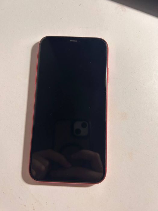 Телефон IPhone 11,64