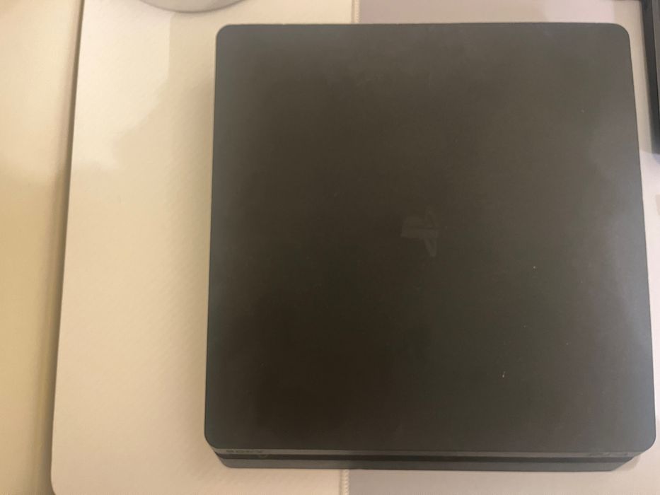 Playstation 4 Slim 1 TB