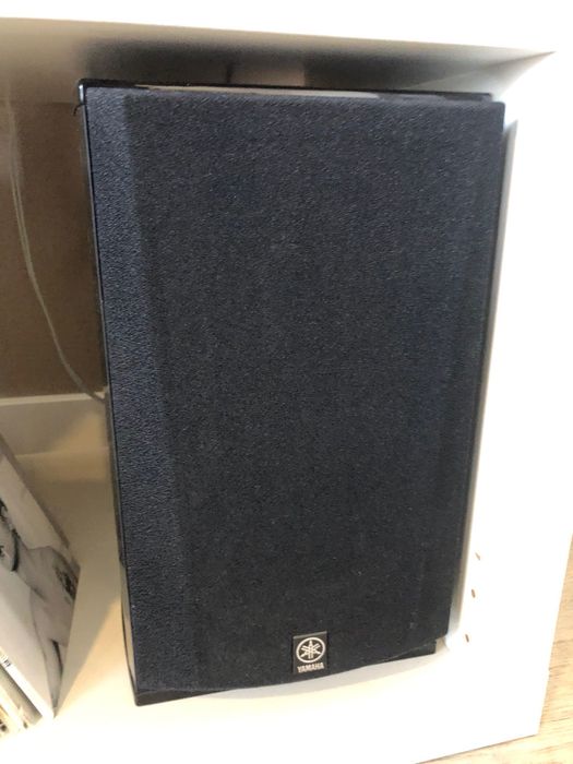 Amplificador e colunas Yamaha