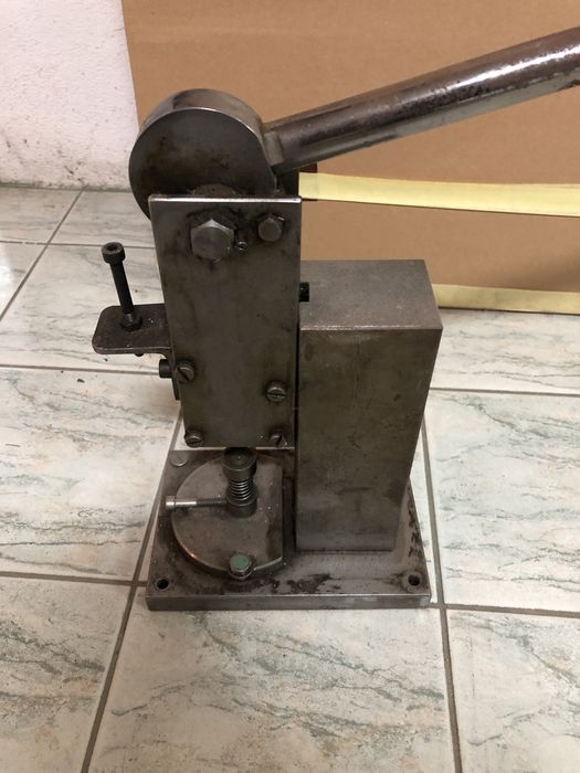 Prasa ręczna, poręczna, mały rozmiar, wysoka jakość materiałów