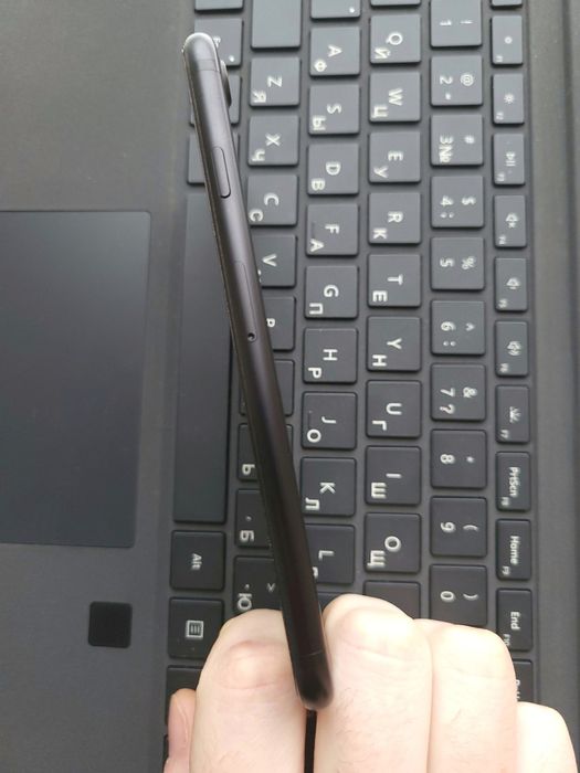 Apple iPhone 7 128 ГБ гарний стан