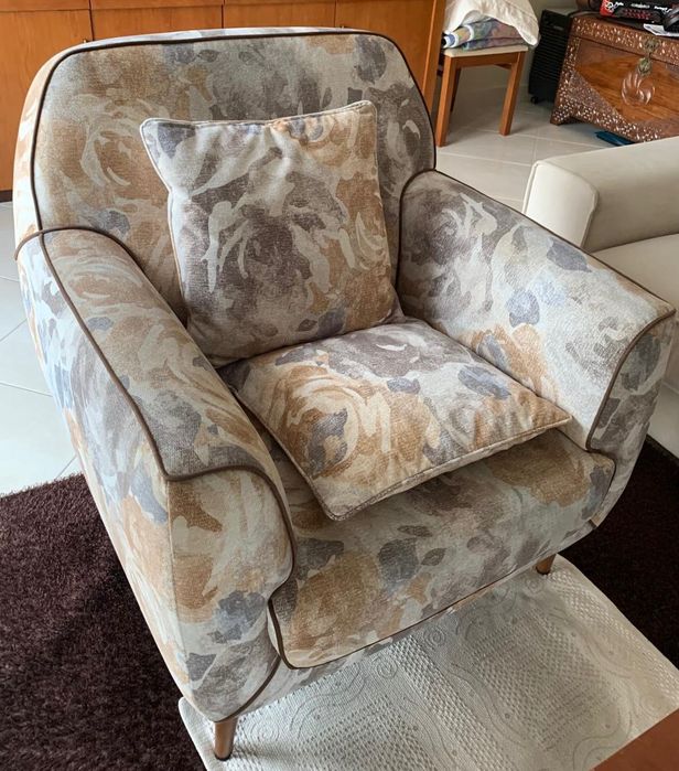 Cadeirão de loja de decoração. Artigo de enorme qualidade e conforto.